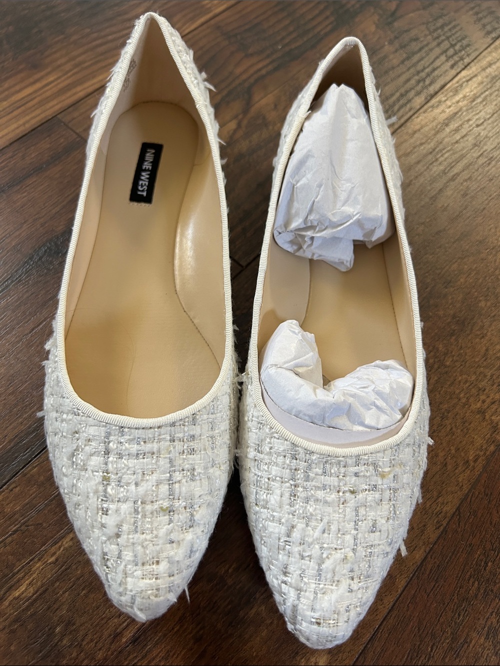 Nine West white Tweed Pointed-Toe Flats. NWT (Size 9M)